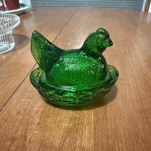 Rosso Hen on Nest In a beautiful rich green color!